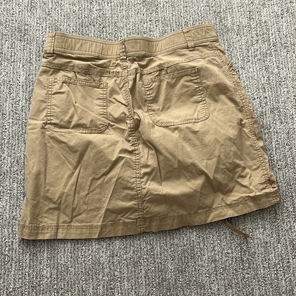 White Stag Woman Tan Color Skort SZ 4 - Picture 5 of 9